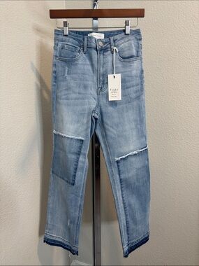 Patch-Detail Straight Leg Jeans in Light Blue Wash